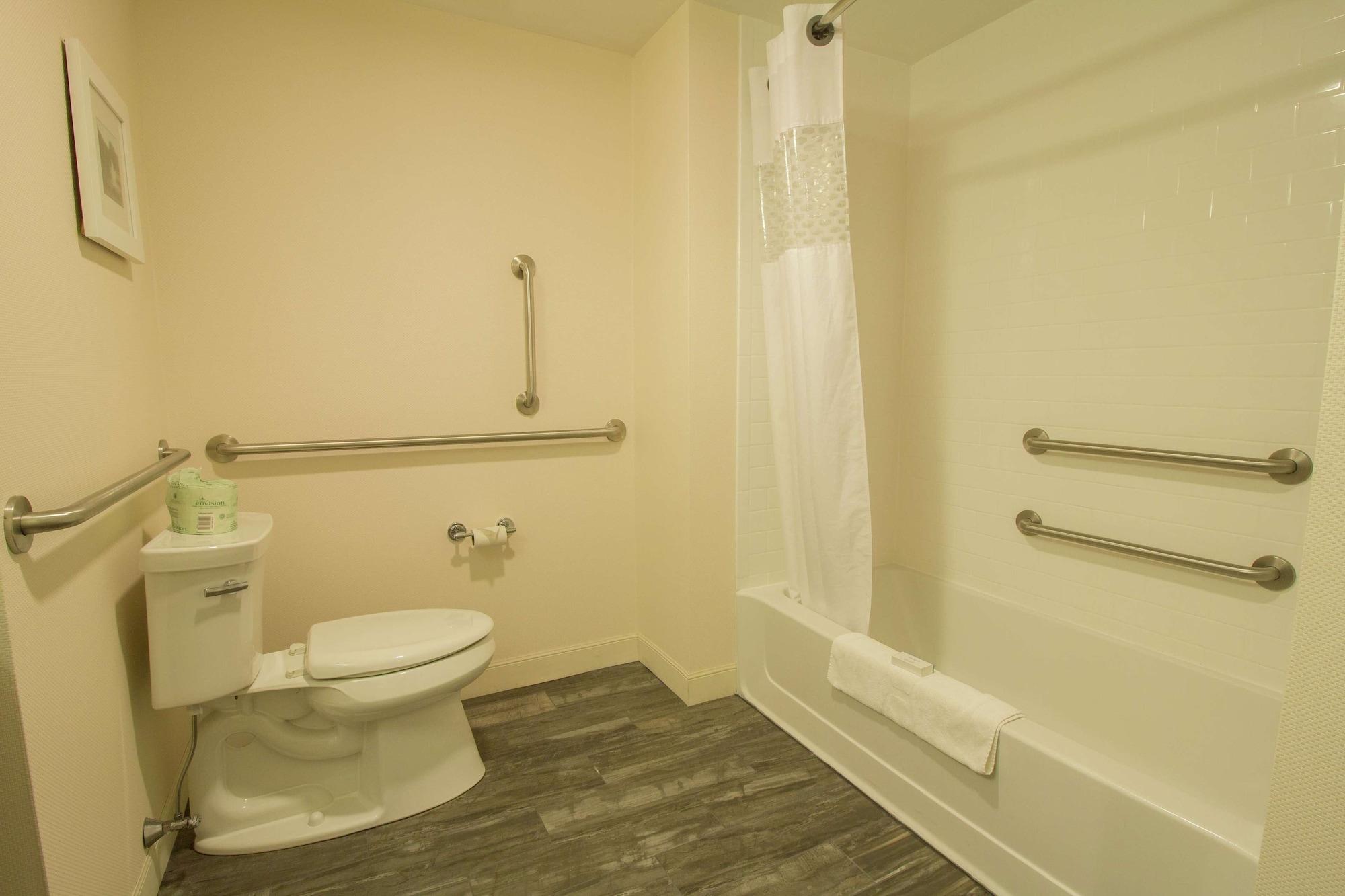 Hampton Inn & Suites Cazenovia, Ny