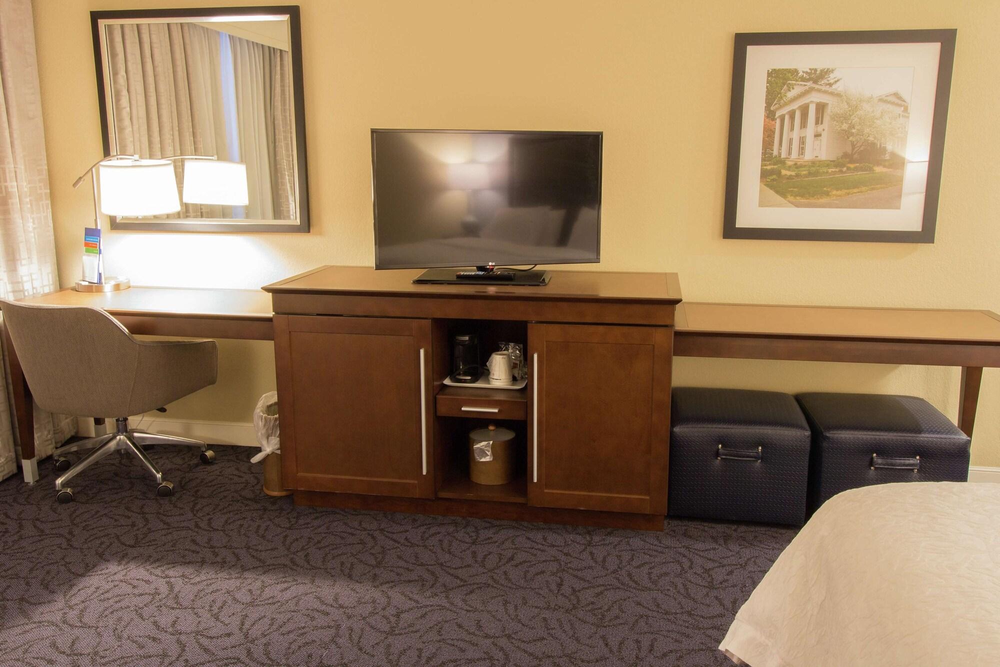 Hampton Inn & Suites Cazenovia, Ny