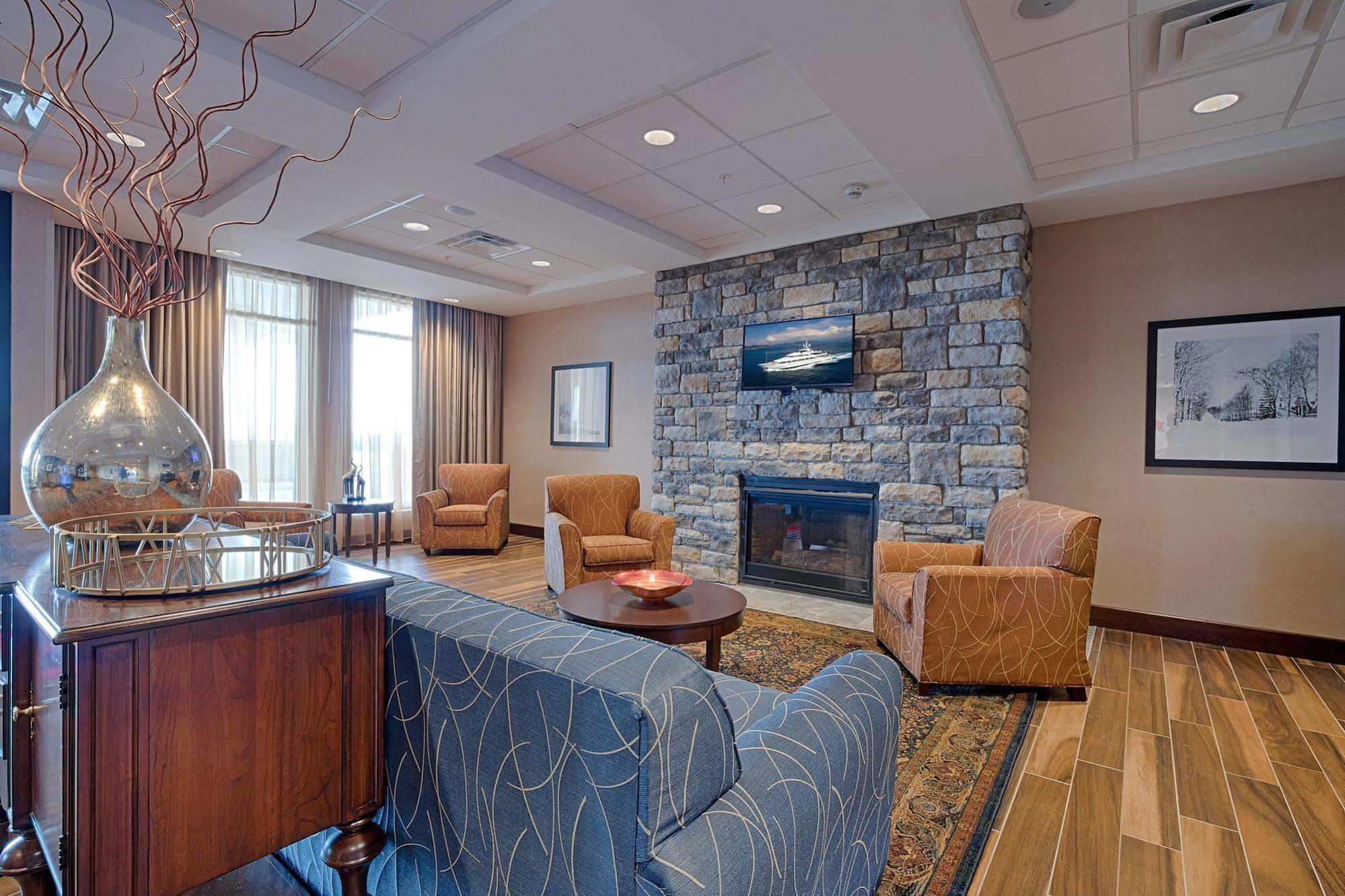 Hampton Inn & Suites Cazenovia, Ny 3*